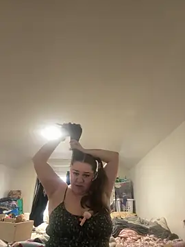 mommyxxmilkerxx online show from April 14, 7:58 pm