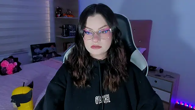 OphelianaRose33 online show from June 10, 10:41 pm