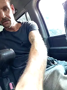 Hungwell1515 online show from December 18, 4:23 pm