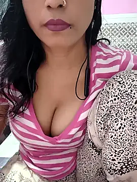 Snapshot of Divya_Bharti chatting on September 11, 3:29 am Divya Bharti online show from September 11, 3:29 am