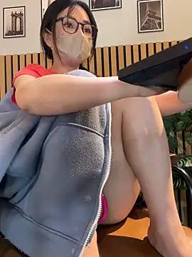 Linh 2004 online show from March 19, 7:35 am