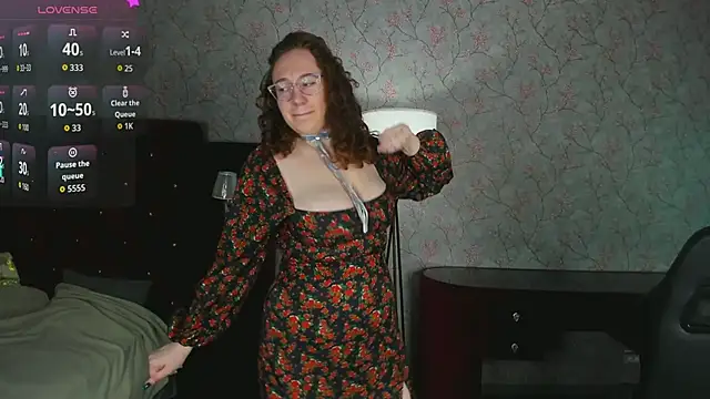 ellie coy  online show from April 7, 1:24 pm