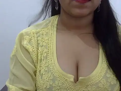 LIYO  online show from July 30, 9:10 am