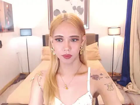 PreciousAmore online show from April 25, 7:44 pm