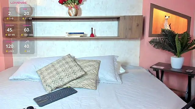 Emilly Beaumont online show from October 3, 2:00 pm