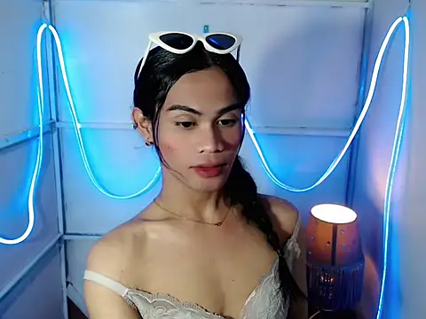 bellalot online show from March 10, 5:33 am