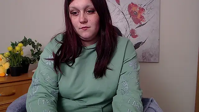 Alisawoods  online show from April 25, 12:30 pm