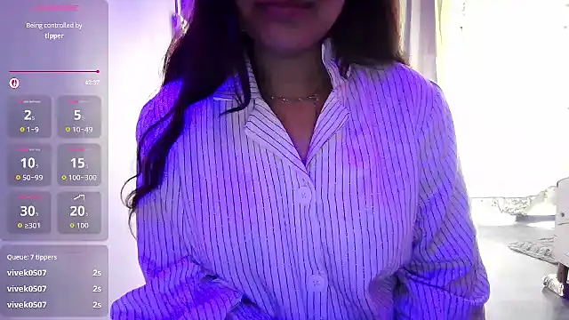 Snapshot of Naina_007 chatting on October 3, 1:33 am Naina 007 online show from October 3, 1:33 am
