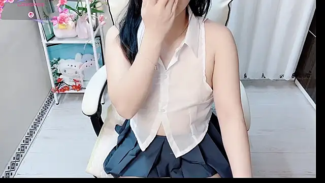 phuongnhi  online show from June 10, 12:26 pm