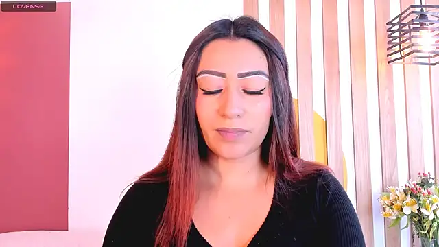 Snapshot of SashaGreyy_ chatting on October 18, 8:43 pm SashaGreyy online show from October 18, 8:43 pm