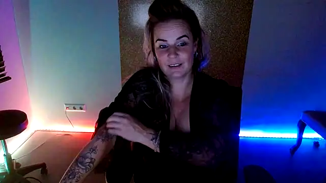 Mrs-Aurora online show from December 2, 6:59 am