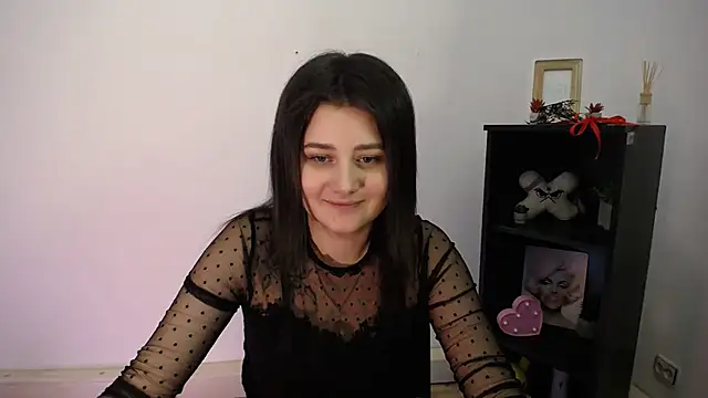 Katrin kiss  online show from February 9, 2:30 pm