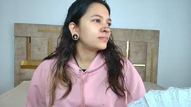 Kitty ravee online show from October 14, 12:41 pm