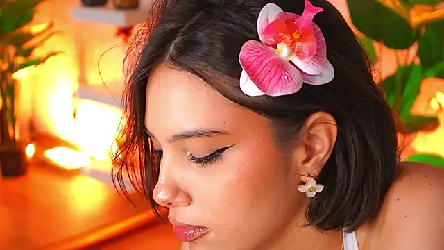 Sofy Bradd online show from April 25, 12:41 pm