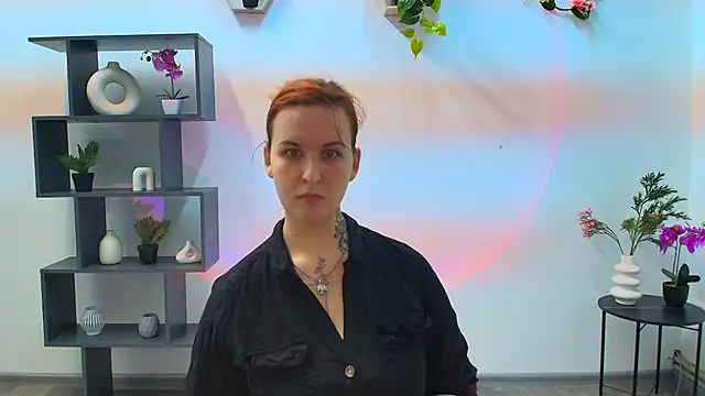 Snapshot of RubyHolmess chatting on October 6, 6:23 pm RubyHolmess online show from October 6, 6:23 pm