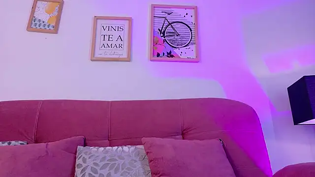 Karina2Smith online show from April 20, 7:06 pm