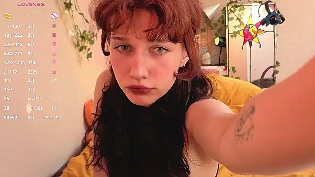 LeelooYolo online show from June 15, 4:51 pm