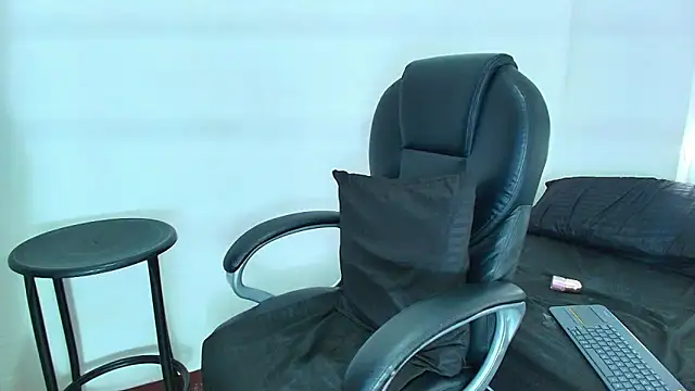 Karla hilton1 online show from March 26, 1:02 pm