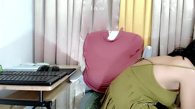 nesianhottits online show from April 25, 7:33 pm