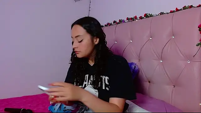 manumeow1 online show from December 17, 10:47 pm