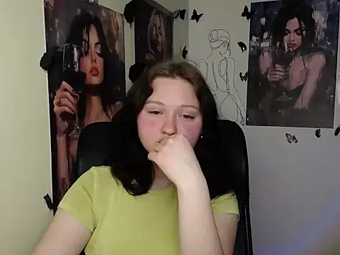 LadyAlice  online show from April 22, 6:05 pm