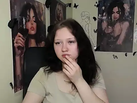 LadyAlice  online show from April 7, 5:53 am