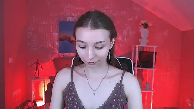 JulieDaniel online show from July 27, 8:11 am