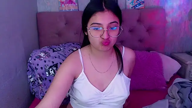 laurenelove online show from October 18, 3:42 am