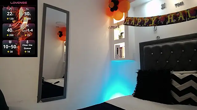 Snapshot of MelissaRhodes chatting on October 15, 8:44 pm MelissaRhodes online show from October 15, 8:44 pm