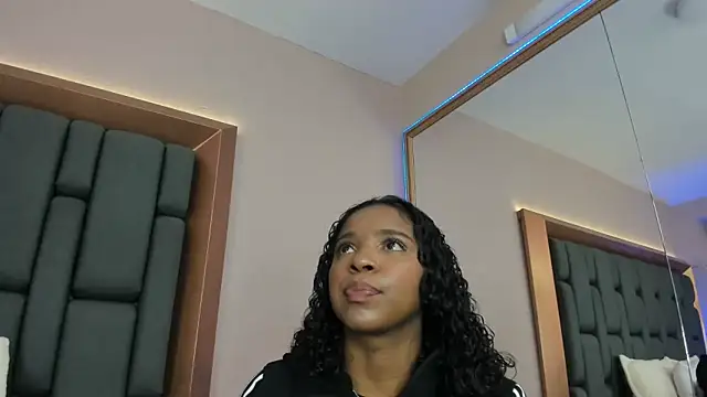 LisaMendez online show from September 13, 2:19 am