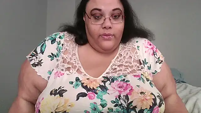 SexyBBW10790 online show from April 24, 2:09 pm