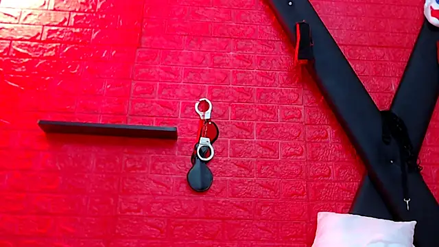 bdsmforever18 online show from April 25, 1:52 am