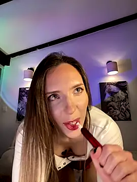 LINA ALL EYES ON YOU online show from November 15, 7:04 pm