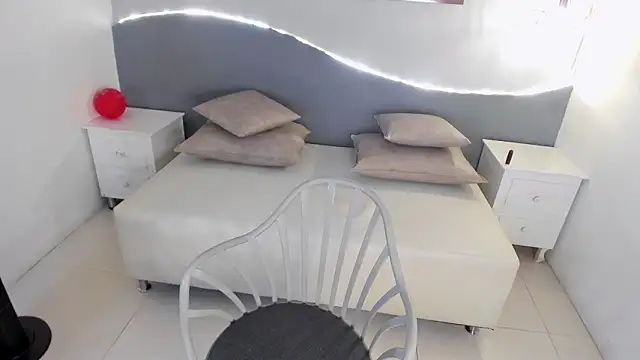 Nicol 89  online show from March 6, 12:44 pm