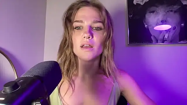 sweetceeme online show from April 29, 1:53 am