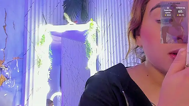 Naomy tay1 online show from April 26, 3:04 am