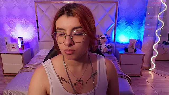 Naomy tay1 online show from November 24, 4:03 am