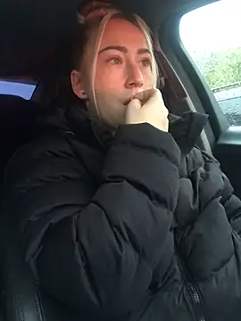 Reina Cummings online show from October 7, 5:34 am