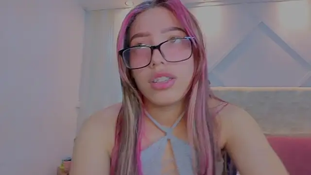Snapshot of nami_sweet_ chatting on October 9, 9:57 am nami sweet online show from October 9, 9:57 am