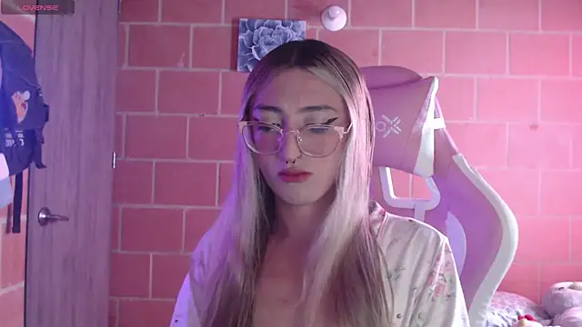 Andrea camilaaa online show from April 21, 1:18 pm