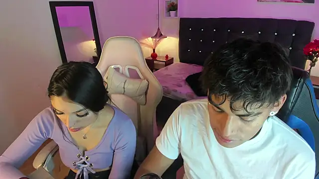 Snapshot of Yiing_and_yang chatting on October 11, 5:59 pm Yiing and yang online show from October 11, 5:59 pm