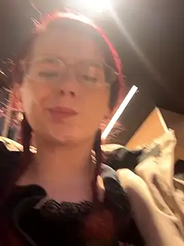 raen001 online show from March 3, 9:15 am