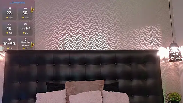 Sharonevanss  online show from April 23, 8:22 pm