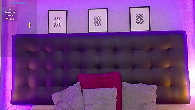 Sharonevanss  online show from June 10, 8:18 pm