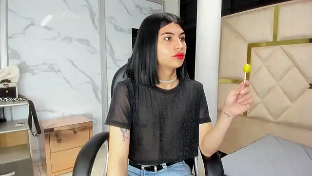 Allisonts69 online show from December 18, 3:55 am