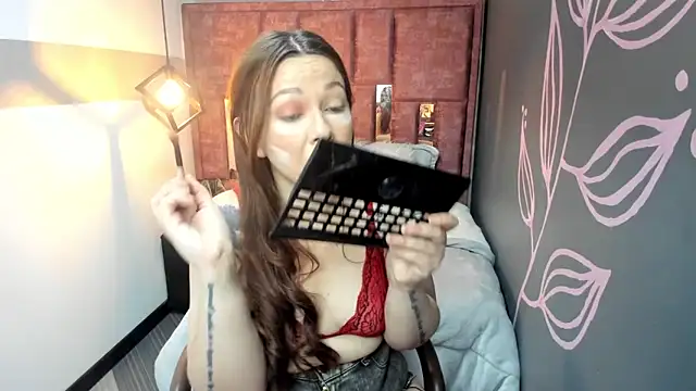 Isa Thompson   online show from September 16, 12:13 pm