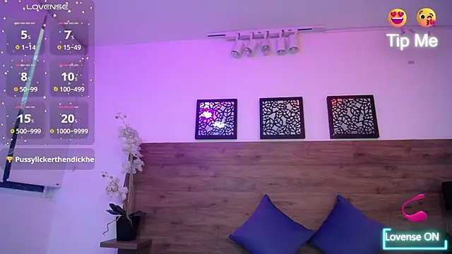 Snapshot of AlexandraCambell chatting on September 17, 7:45 pm AlexandraCambell online show from September 17, 7:45 pm