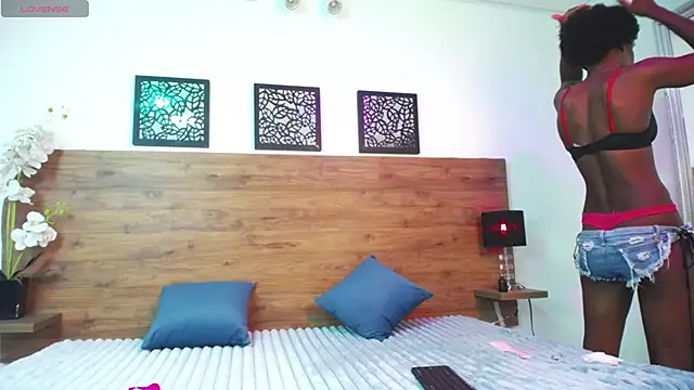 AlexandraCambell online show from February 4, 8:23 pm