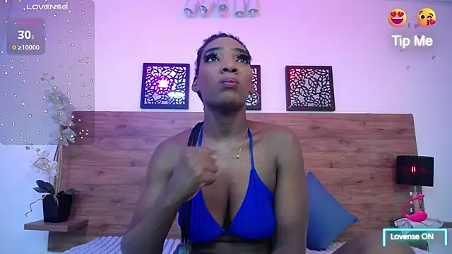Snapshot of AlexandraCambell chatting on October 5, 1:05 pm AlexandraCambell online show from October 5, 1:05 pm