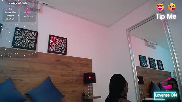 Snapshot of AlexandraCambell chatting on September 24, 7:35 pm AlexandraCambell online show from September 24, 7:35 pm